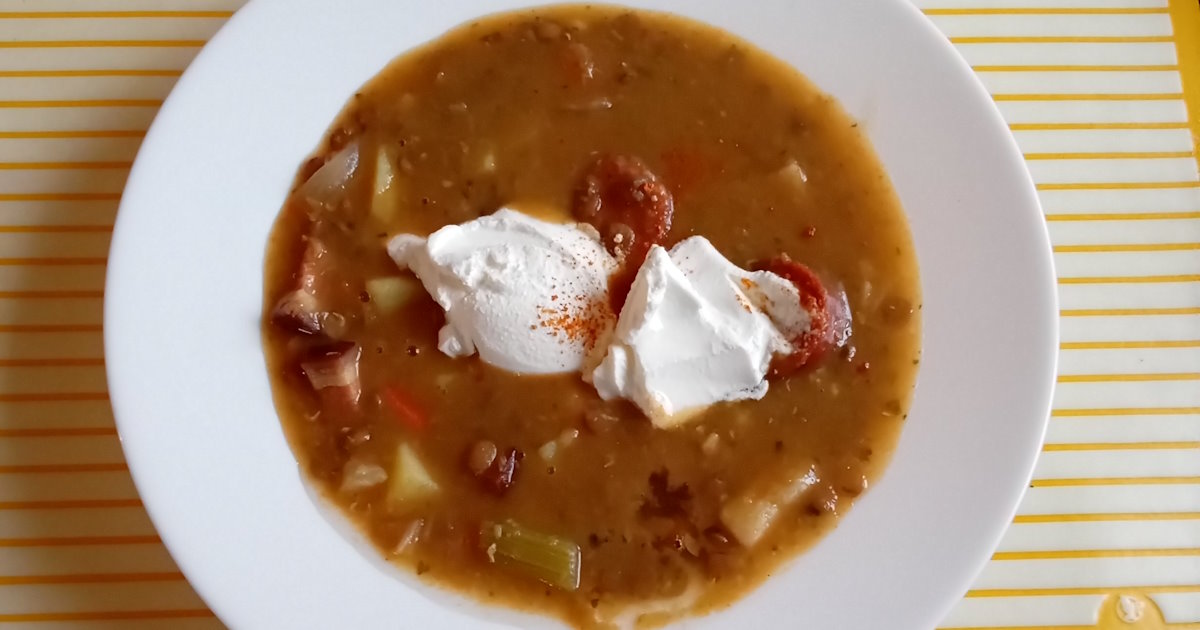 Photo of a bowl of lentil soup.